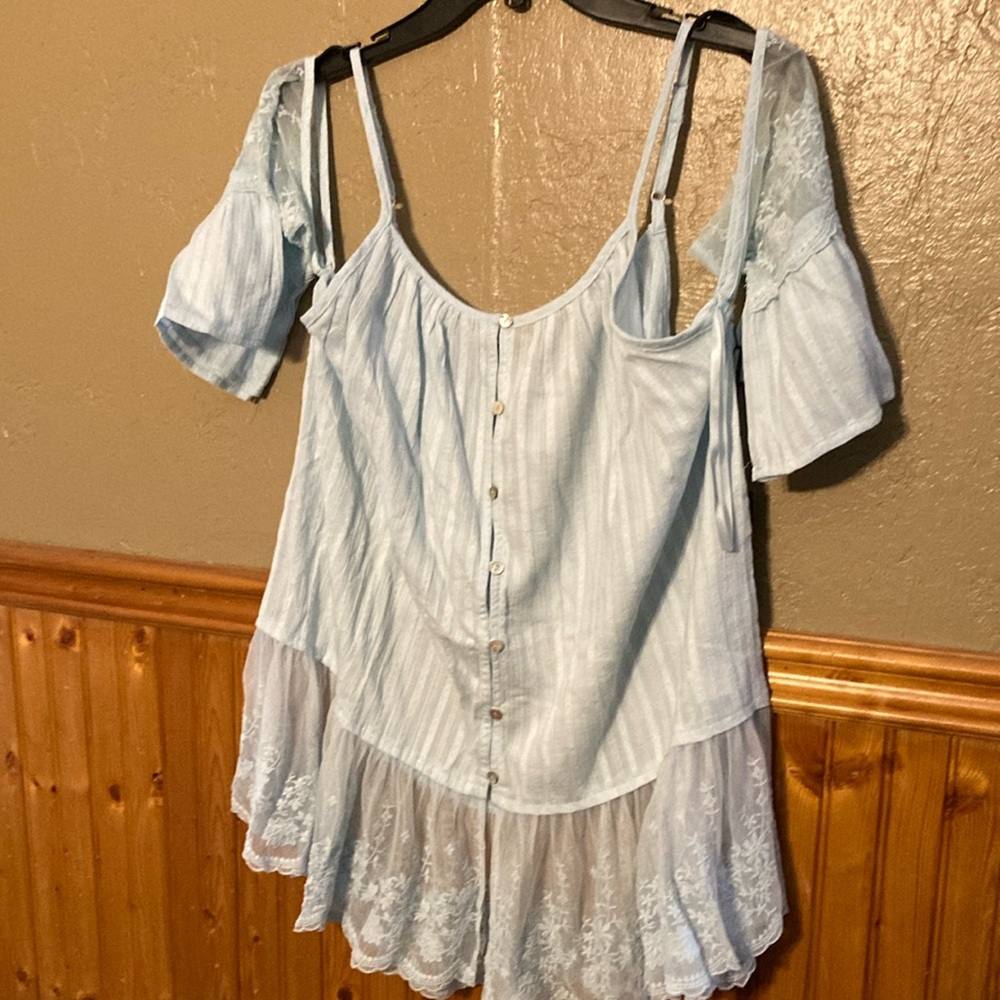 NWT Doe & Rae Blue Buttoned Ruffled Blouse